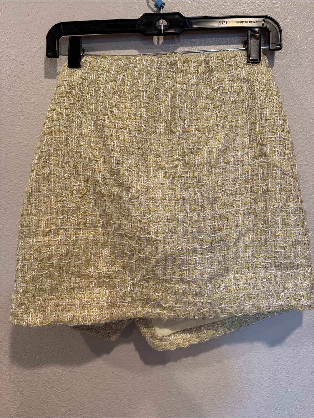 House of Harlow 1960 Pale Yellow Tweed Button-Front Mini Skirt - Picture 7 of 8